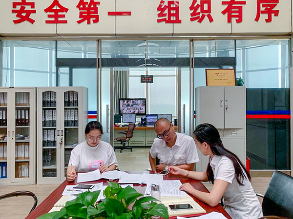 6月20日，運行指揮中心協(xié)同各保障單位組織開展了2019年大面積航班延誤應(yīng)急處置演練。.png